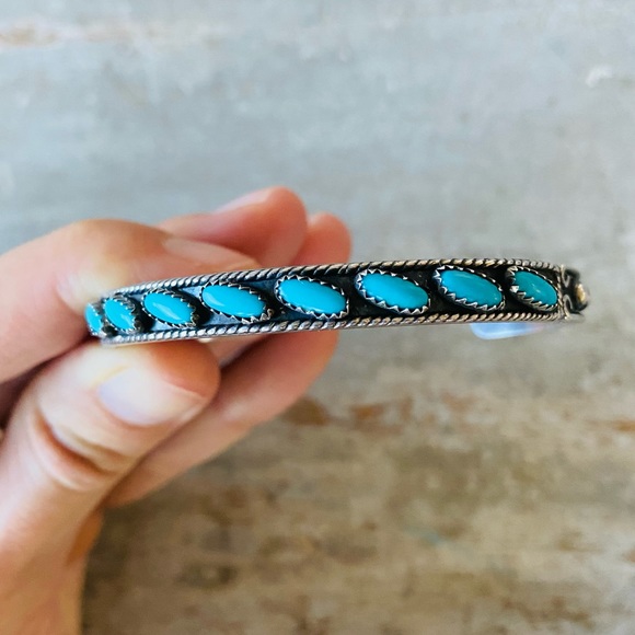 ♥️ Native American ♥️ Vintage Sterling Silver & Turquoise Stacker Cuff - Picture 1 of 16